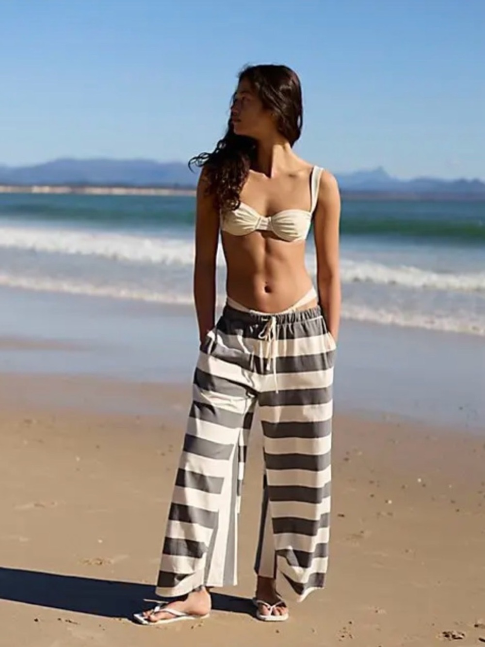 Dakota Pants ✨ - Picture 2 of 4